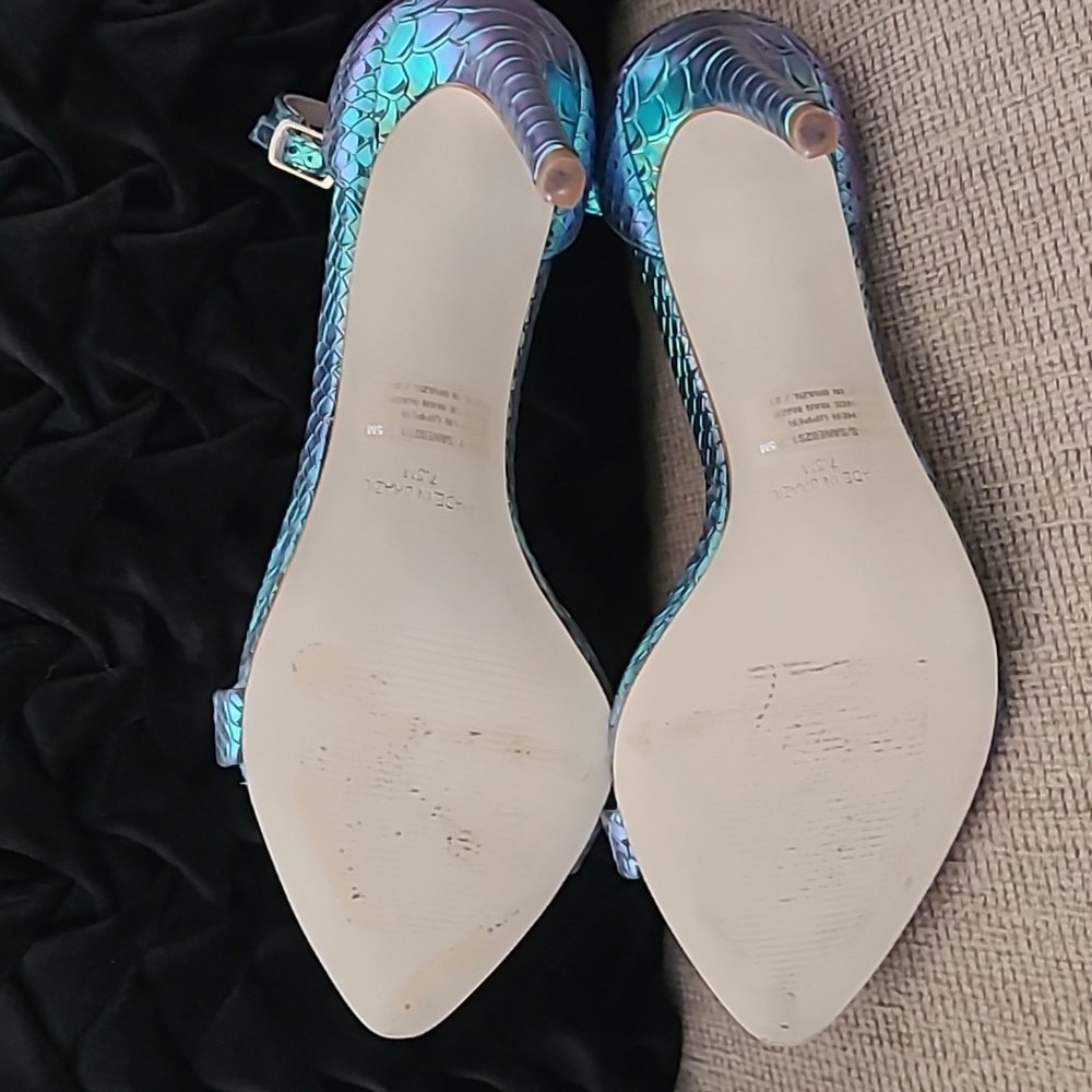 STEVE MADDEN WOMEN'S SANE IRIDESCENT SNAKE PRINT POINTED SANDALS - Picture 9 of 11